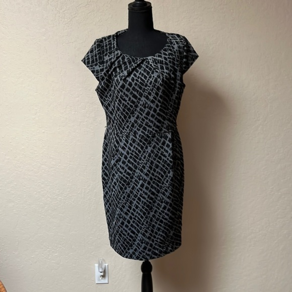 Calvin Klein Black and Gray Patterned Midi Dress